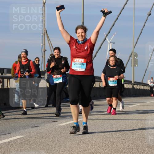 03.10.2025 - Köhlbrandbrückenlauf Strokosch-Dieckow http://msf.ph/oto/9123519 03.10.2025 10:01:57 Position 2 2041, 2332, 2504, 2184 meine-sportfotos.de