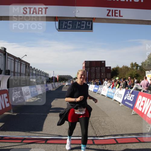 03.10.2025 - Köhlbrandbrückenlauf Jannik Wohlers http://msf.ph/oto/9123522 03.10.2025 13:51:34 Ziel 5540 meine-sportfotos.de