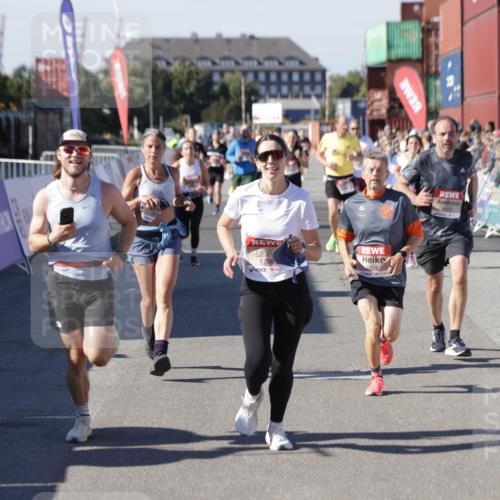 03.10.2025 - Köhlbrandbrückenlauf Jannik Wohlers http://msf.ph/oto/9123537 03.10.2025 13:05:41 Ziel 4062, 4133, 4161, 4278, 4296, 4332, 4384, 4467, 4564, 4599, 5468, 5676, 5964, 6281, 6786, 6787 meine-sportfotos.de