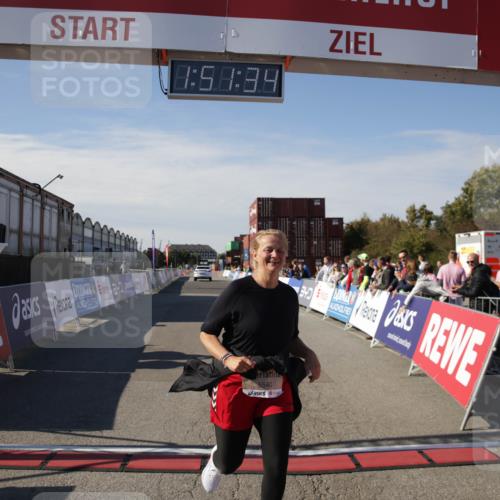 03.10.2025 - Köhlbrandbrückenlauf Jannik Wohlers http://msf.ph/oto/9123539 03.10.2025 13:51:34 Ziel 5540 meine-sportfotos.de