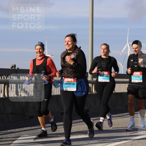 03.10.2025 - Köhlbrandbrückenlauf Strokosch-Dieckow http://msf.ph/oto/9123545 03.10.2025 10:02:00 Position 2 3, 2041, 3566, 3565, 2504 meine-sportfotos.de