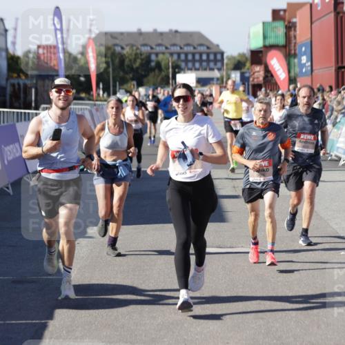 03.10.2025 - Köhlbrandbrückenlauf Jannik Wohlers http://msf.ph/oto/9123551 03.10.2025 13:05:41 Ziel 4062, 4133, 4161, 4278, 4296, 4332, 4384, 4467, 4564, 4599, 5468, 5676, 5964, 6281, 6786, 6787 meine-sportfotos.de