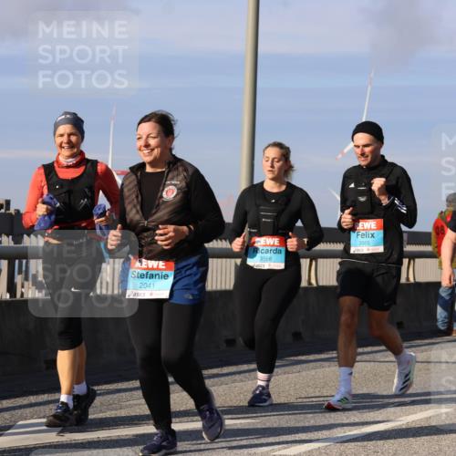03.10.2025 - Köhlbrandbrückenlauf Strokosch-Dieckow http://msf.ph/oto/9123552 03.10.2025 10:02:01 Position 2 2041, 3566, 3565, 2504 meine-sportfotos.de