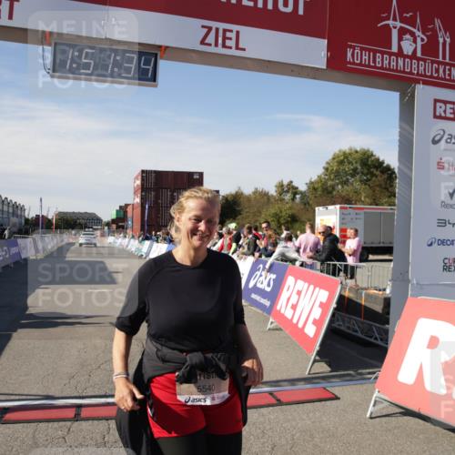 03.10.2025 - Köhlbrandbrückenlauf Jannik Wohlers http://msf.ph/oto/9123577 03.10.2025 13:51:35 Ziel 5540 meine-sportfotos.de