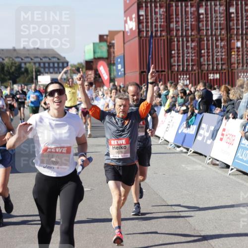 03.10.2025 - Köhlbrandbrückenlauf Jannik Wohlers http://msf.ph/oto/9123605 03.10.2025 13:05:42 Ziel 4062, 4133, 4161, 4278, 4296, 4332, 4384, 4467, 4564, 4599, 5468, 5676, 5964, 6281, 6631, 6786, 6787 meine-sportfotos.de