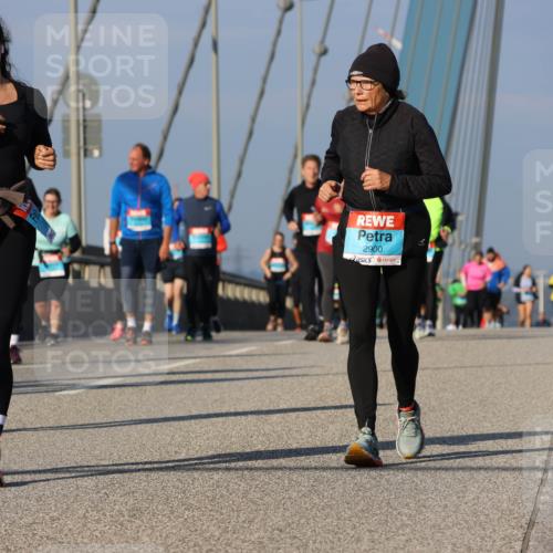 03.10.2025 - Köhlbrandbrückenlauf Strokosch-Dieckow http://msf.ph/oto/9123606 03.10.2025 10:02:08 Position 2 2900 meine-sportfotos.de