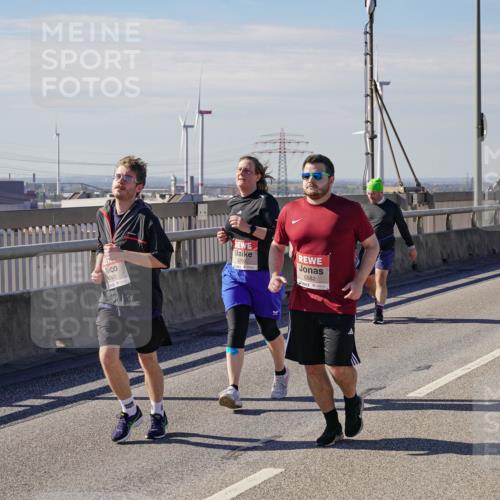 03.10.2025 - Köhlbrandbrückenlauf Michael Burmester http://msf.ph/oto/9123607 03.10.2025 13:06:20 Position 2 583, 6582 meine-sportfotos.de