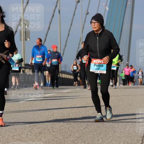 03.10.2025 - Köhlbrandbrückenlauf Strokosch-Dieckow http://msf.ph/oto/9123614 03.10.2025 10:02:08 Position 2 2900 meine-sportfotos.de