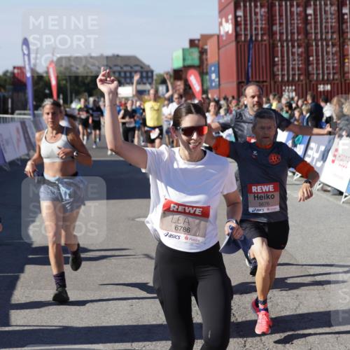 03.10.2025 - Köhlbrandbrückenlauf Jannik Wohlers http://msf.ph/oto/9123632 03.10.2025 13:05:42 Ziel 4062, 4133, 4161, 4278, 4296, 4332, 4384, 4467, 4564, 4599, 5468, 5676, 5964, 6281, 6631, 6786, 6787 meine-sportfotos.de