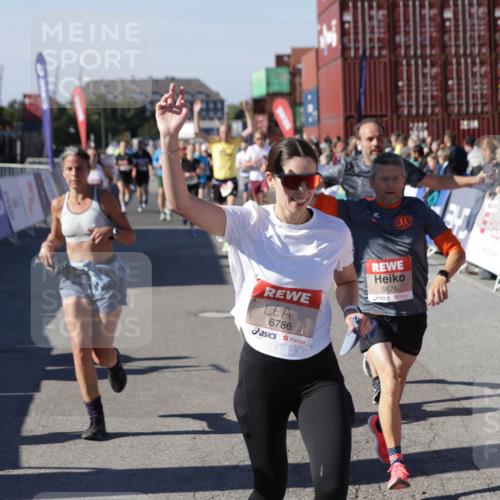 03.10.2025 - Köhlbrandbrückenlauf Jannik Wohlers http://msf.ph/oto/9123638 03.10.2025 13:05:42 Ziel 4062, 4133, 4161, 4278, 4296, 4332, 4384, 4467, 4564, 4599, 5468, 5676, 5964, 6281, 6631, 6786, 6787 meine-sportfotos.de
