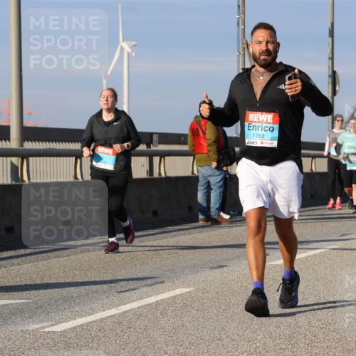 03.10.2025 - Köhlbrandbrückenlauf Strokosch-Dieckow http://msf.ph/oto/9123660 03.10.2025 10:02:15 Position 2 1763 meine-sportfotos.de