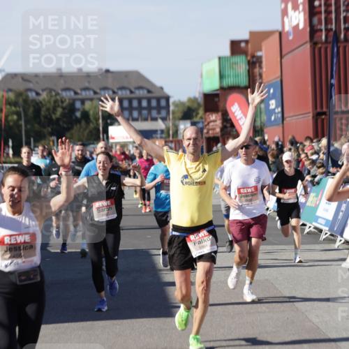 03.10.2025 - Köhlbrandbrückenlauf Jannik Wohlers http://msf.ph/oto/9123675 03.10.2025 13:05:45 Ziel 4066, 4133, 4278, 4290, 4296, 4332, 4335, 4336, 4413, 4467, 4564, 4599, 4643, 5676, 5964, 6281, 6631, 6642, 6786, 6787 meine-sportfotos.de