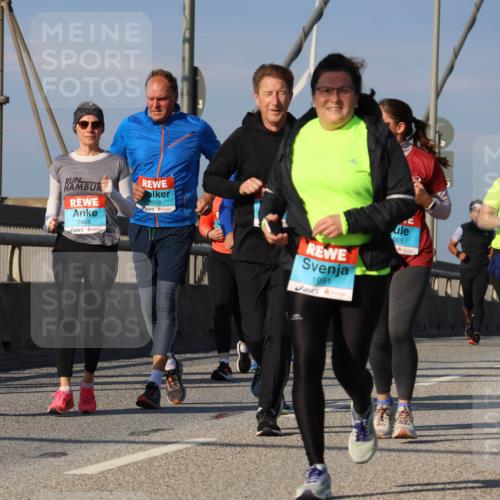 03.10.2025 - Köhlbrandbrückenlauf Strokosch-Dieckow http://msf.ph/oto/9123679 03.10.2025 10:02:20 Position 2 2924, 2659, 2466, 1991, 465, 1800 meine-sportfotos.de