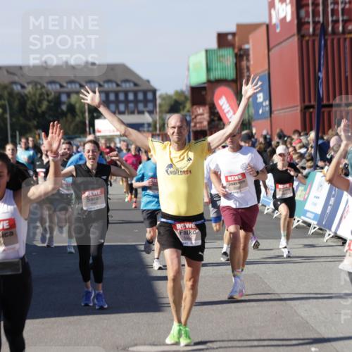 03.10.2025 - Köhlbrandbrückenlauf Jannik Wohlers http://msf.ph/oto/9123681 03.10.2025 13:05:45 Ziel 4066, 4133, 4278, 4290, 4296, 4332, 4335, 4336, 4413, 4467, 4564, 4599, 4643, 5676, 5964, 6281, 6631, 6642, 6786, 6787 meine-sportfotos.de