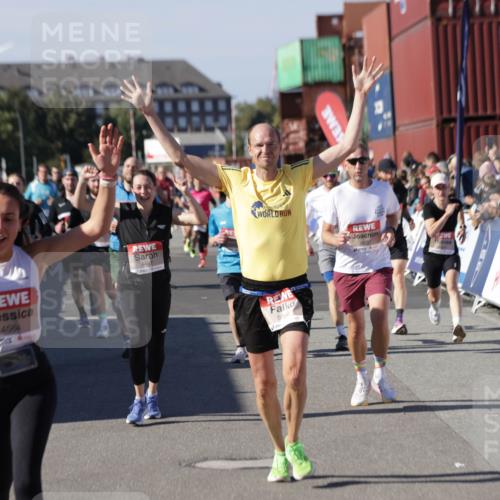 03.10.2025 - Köhlbrandbrückenlauf Jannik Wohlers http://msf.ph/oto/9123695 03.10.2025 13:05:45 Ziel 4066, 4133, 4278, 4290, 4296, 4332, 4335, 4336, 4413, 4467, 4564, 4599, 4643, 5676, 5964, 6281, 6631, 6642, 6786, 6787 meine-sportfotos.de