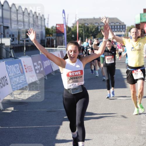 03.10.2025 - Köhlbrandbrückenlauf Jannik Wohlers http://msf.ph/oto/9123708 03.10.2025 13:05:46 Ziel 4066, 4133, 4290, 4296, 4332, 4335, 4336, 4413, 4467, 4564, 4599, 4643, 5676, 5964, 6281, 6631, 6642, 6786, 6787 meine-sportfotos.de