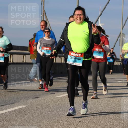 03.10.2025 - Köhlbrandbrückenlauf Strokosch-Dieckow http://msf.ph/oto/9123718 03.10.2025 10:02:21 Position 2 2924, 2466, 1991, 2465 meine-sportfotos.de