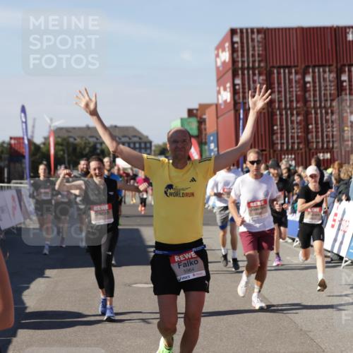 03.10.2025 - Köhlbrandbrückenlauf Jannik Wohlers http://msf.ph/oto/9123724 03.10.2025 13:05:47 Ziel 4066, 4133, 4290, 4296, 4332, 4335, 4336, 4413, 4467, 4564, 4599, 4643, 5676, 5764, 5964, 6281, 6631, 6642, 6786, 6787 meine-sportfotos.de