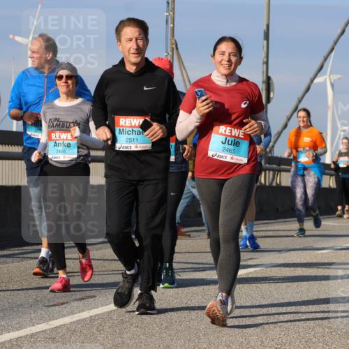 03.10.2025 - Köhlbrandbrückenlauf Strokosch-Dieckow http://msf.ph/oto/9123736 03.10.2025 10:02:23 Position 2 265, 1, 2466, 2511, 2465, 7, 1800 meine-sportfotos.de