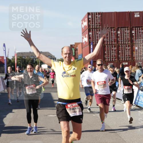 03.10.2025 - Köhlbrandbrückenlauf Jannik Wohlers http://msf.ph/oto/9123737 03.10.2025 13:05:47 Ziel 4066, 4133, 4290, 4296, 4332, 4335, 4336, 4413, 4467, 4564, 4599, 4643, 5676, 5764, 5964, 6281, 6631, 6642, 6786, 6787 meine-sportfotos.de