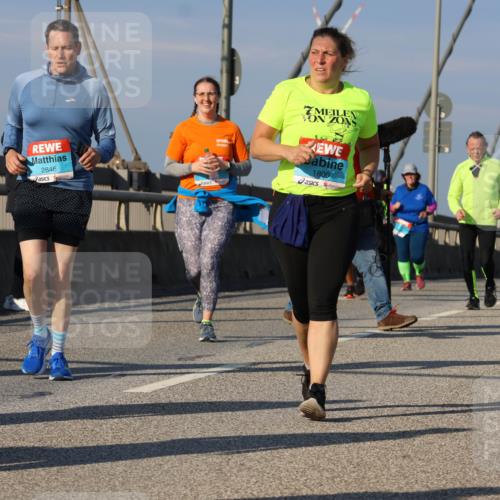 03.10.2025 - Köhlbrandbrückenlauf Strokosch-Dieckow http://msf.ph/oto/9123760 03.10.2025 10:02:25 Position 2 2846, 1800 meine-sportfotos.de