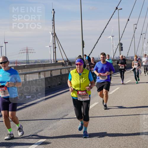 03.10.2025 - Köhlbrandbrückenlauf Michael Burmester http://msf.ph/oto/9123765 03.10.2025 13:06:36 Position 2 6462, 6463 meine-sportfotos.de