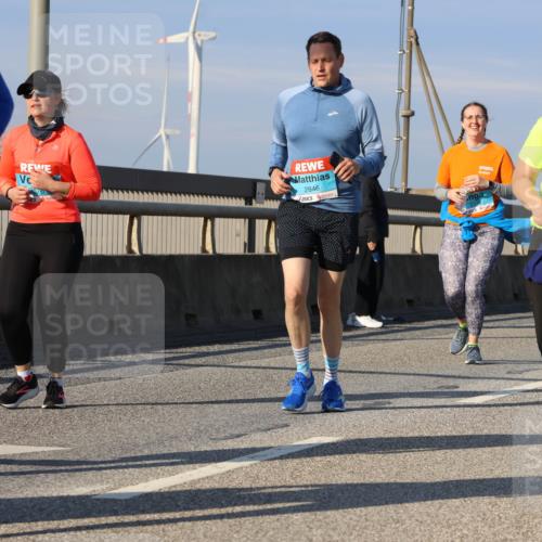 03.10.2025 - Köhlbrandbrückenlauf Strokosch-Dieckow http://msf.ph/oto/9123767 03.10.2025 10:02:26 Position 2 248, 2846, 1800 meine-sportfotos.de