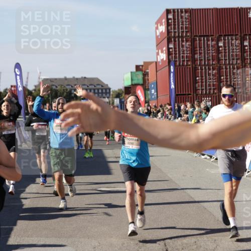 03.10.2025 - Köhlbrandbrückenlauf Jannik Wohlers http://msf.ph/oto/9123780 03.10.2025 13:05:49 Ziel 4066, 4133, 4290, 4296, 4332, 4335, 4336, 4413, 4467, 4564, 4599, 4643, 5676, 5764, 5964, 6631, 6642, 6720, 6786, 6787 meine-sportfotos.de