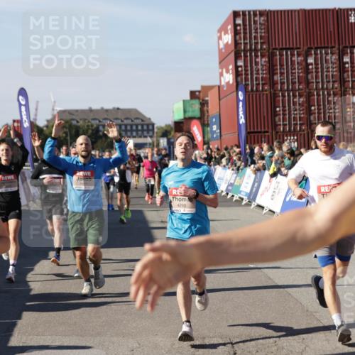 03.10.2025 - Köhlbrandbrückenlauf Jannik Wohlers http://msf.ph/oto/9123781 03.10.2025 13:05:49 Ziel 4066, 4133, 4290, 4296, 4332, 4335, 4336, 4413, 4467, 4564, 4599, 4643, 5676, 5764, 5964, 6631, 6642, 6720, 6786, 6787 meine-sportfotos.de