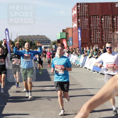 03.10.2025 - Köhlbrandbrückenlauf Jannik Wohlers http://msf.ph/oto/9123784 03.10.2025 13:05:49 Ziel 4066, 4133, 4290, 4296, 4332, 4335, 4336, 4413, 4467, 4564, 4599, 4643, 5676, 5764, 5964, 6631, 6642, 6720, 6786, 6787 meine-sportfotos.de