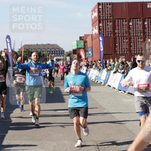 03.10.2025 - Köhlbrandbrückenlauf Jannik Wohlers http://msf.ph/oto/9123785 03.10.2025 13:05:49 Ziel 4066, 4133, 4290, 4296, 4332, 4335, 4336, 4413, 4467, 4564, 4599, 4643, 5676, 5764, 5964, 6631, 6642, 6720, 6786, 6787 meine-sportfotos.de
