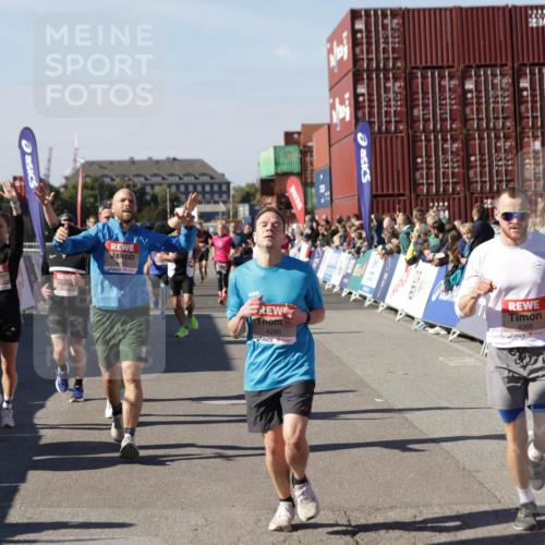 03.10.2025 - Köhlbrandbrückenlauf Jannik Wohlers http://msf.ph/oto/9123790 03.10.2025 13:05:49 Ziel 4066, 4133, 4290, 4296, 4332, 4335, 4336, 4413, 4467, 4564, 4599, 4643, 5676, 5764, 5964, 6631, 6642, 6720, 6786, 6787 meine-sportfotos.de
