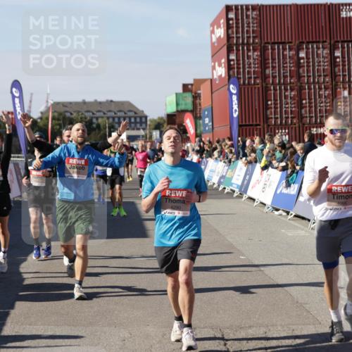 03.10.2025 - Köhlbrandbrückenlauf Jannik Wohlers http://msf.ph/oto/9123791 03.10.2025 13:05:49 Ziel 4066, 4133, 4290, 4296, 4332, 4335, 4336, 4413, 4467, 4564, 4599, 4643, 5676, 5764, 5964, 6631, 6642, 6720, 6786, 6787 meine-sportfotos.de