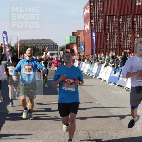 03.10.2025 - Köhlbrandbrückenlauf Jannik Wohlers http://msf.ph/oto/9123798 03.10.2025 13:05:49 Ziel 4066, 4133, 4290, 4296, 4332, 4335, 4336, 4413, 4467, 4564, 4599, 4643, 5676, 5764, 5964, 6631, 6642, 6720, 6786, 6787 meine-sportfotos.de