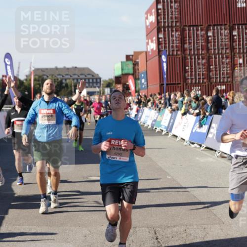 03.10.2025 - Köhlbrandbrückenlauf Jannik Wohlers http://msf.ph/oto/9123801 03.10.2025 13:05:49 Ziel 4066, 4133, 4290, 4296, 4332, 4335, 4336, 4413, 4467, 4564, 4599, 4643, 5676, 5764, 5964, 6631, 6642, 6720, 6786, 6787 meine-sportfotos.de