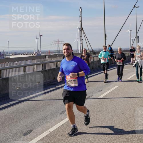 03.10.2025 - Köhlbrandbrückenlauf Michael Burmester http://msf.ph/oto/9123811 03.10.2025 13:06:39 Position 2 4778 meine-sportfotos.de