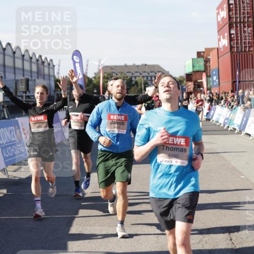 03.10.2025 - Köhlbrandbrückenlauf Jannik Wohlers http://msf.ph/oto/9123812 03.10.2025 13:05:50 Ziel 4066, 4133, 4290, 4296, 4332, 4335, 4336, 4413, 4467, 4564, 4599, 4643, 5676, 5764, 5964, 6214, 6533, 6631, 6642, 6720, 6786, 6787 meine-sportfotos.de