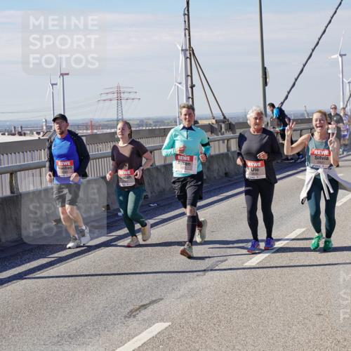 03.10.2025 - Köhlbrandbrückenlauf Michael Burmester http://msf.ph/oto/9123828 03.10.2025 13:06:40 Position 2 5835, 5831 meine-sportfotos.de