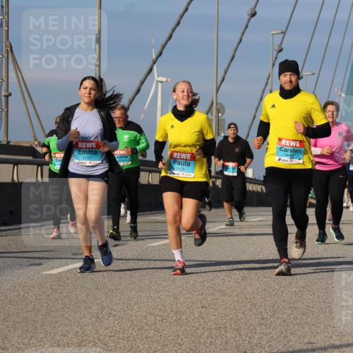 03.10.2025 - Köhlbrandbrückenlauf Strokosch-Dieckow http://msf.ph/oto/9123832 03.10.2025 10:02:47 Position 2 2297, 2875, 2872 meine-sportfotos.de