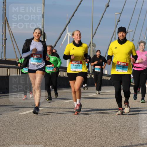 03.10.2025 - Köhlbrandbrückenlauf Strokosch-Dieckow http://msf.ph/oto/9123839 03.10.2025 10:02:48 Position 2 2297, 2875, 2872 meine-sportfotos.de