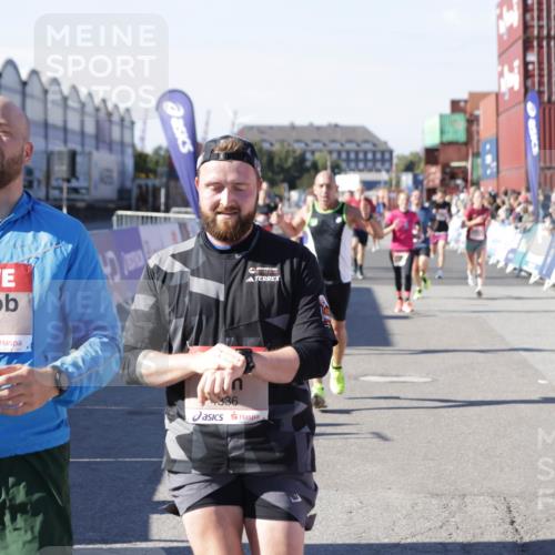 03.10.2025 - Köhlbrandbrückenlauf Jannik Wohlers http://msf.ph/oto/9123844 03.10.2025 13:05:52 Ziel 4066, 4133, 4290, 4296, 4327, 4328, 4332, 4335, 4336, 4413, 4467, 4564, 4599, 4643, 4761, 5676, 5764, 5964, 6214, 6305, 6533, 6631, 6642, 6720 meine-sportfotos.de