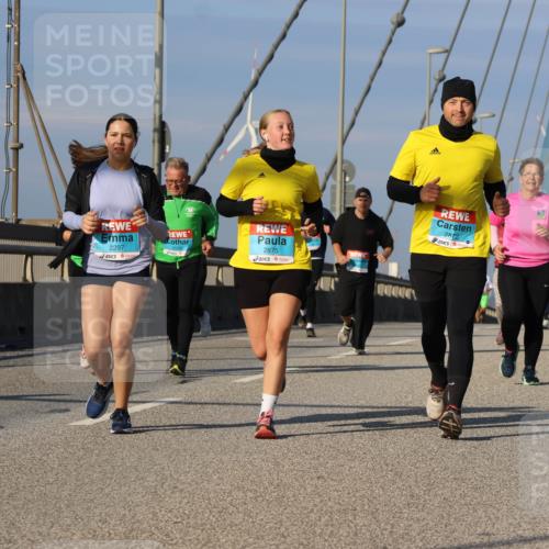 03.10.2025 - Köhlbrandbrückenlauf Strokosch-Dieckow http://msf.ph/oto/9123852 03.10.2025 10:02:48 Position 2 2297, 2875, 2872 meine-sportfotos.de