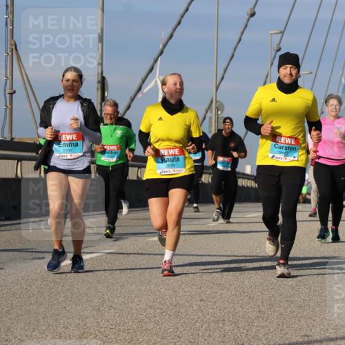 03.10.2025 - Köhlbrandbrückenlauf Strokosch-Dieckow http://msf.ph/oto/9123855 03.10.2025 10:02:48 Position 2 2297, 2875, 2872 meine-sportfotos.de