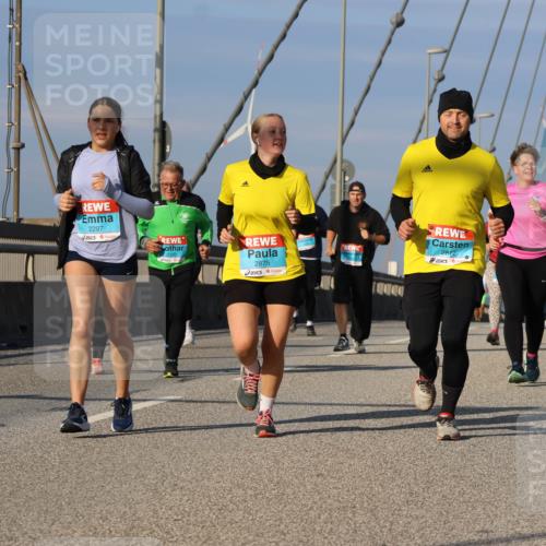 03.10.2025 - Köhlbrandbrückenlauf Strokosch-Dieckow http://msf.ph/oto/9123859 03.10.2025 10:02:48 Position 2 2297, 2875, 2872 meine-sportfotos.de
