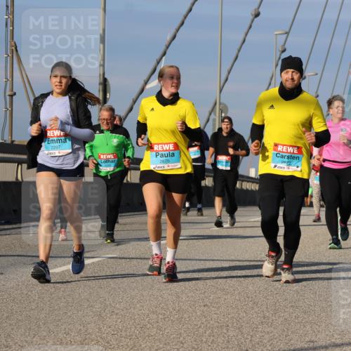03.10.2025 - Köhlbrandbrückenlauf Strokosch-Dieckow http://msf.ph/oto/9123861 03.10.2025 10:02:48 Position 2 2297, 2875, 2872 meine-sportfotos.de