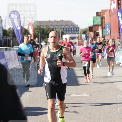 03.10.2025 - Köhlbrandbrückenlauf Jannik Wohlers http://msf.ph/oto/9123868 03.10.2025 13:05:53 Ziel 4066, 4133, 4290, 4302, 4327, 4328, 4335, 4336, 4413, 4467, 4564, 4599, 4643, 4761, 4954, 5764, 5964, 6158, 6214, 6305, 6533, 6631, 6642, 6720 meine-sportfotos.de