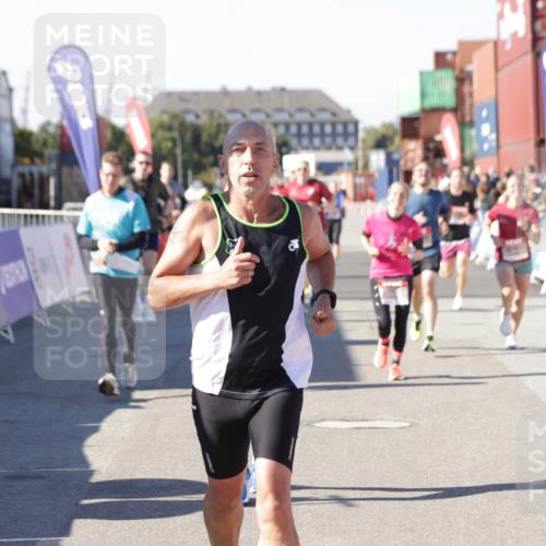 03.10.2025 - Köhlbrandbrückenlauf Jannik Wohlers http://msf.ph/oto/9123880 03.10.2025 13:05:54 Ziel 4066, 4133, 4290, 4302, 4327, 4328, 4335, 4336, 4413, 4467, 4564, 4599, 4643, 4761, 4954, 5764, 5964, 6158, 6214, 6305, 6533, 6631, 6642, 6720 meine-sportfotos.de