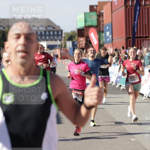 03.10.2025 - Köhlbrandbrückenlauf Jannik Wohlers http://msf.ph/oto/9123887 03.10.2025 13:05:54 Ziel 4066, 4133, 4290, 4302, 4327, 4328, 4335, 4336, 4413, 4467, 4564, 4599, 4643, 4761, 4954, 5764, 5964, 6158, 6214, 6305, 6533, 6631, 6642, 6720 meine-sportfotos.de