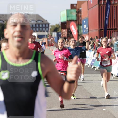 03.10.2025 - Köhlbrandbrückenlauf Jannik Wohlers http://msf.ph/oto/9123889 03.10.2025 13:05:54 Ziel 4066, 4133, 4290, 4302, 4327, 4328, 4335, 4336, 4413, 4467, 4564, 4599, 4643, 4761, 4954, 5764, 5964, 6158, 6214, 6305, 6533, 6631, 6642, 6720 meine-sportfotos.de
