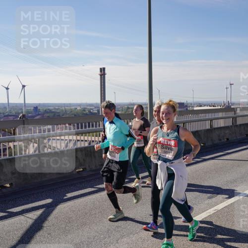 03.10.2025 - Köhlbrandbrückenlauf Michael Burmester http://msf.ph/oto/9123898 03.10.2025 13:06:43 Position 2 5831, 583 meine-sportfotos.de